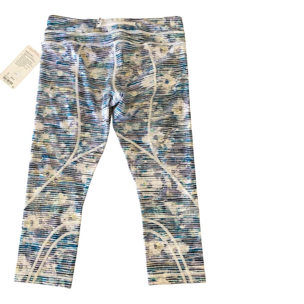 Lululemon In Movement Crop Pants 10* - Picture 2 of 5